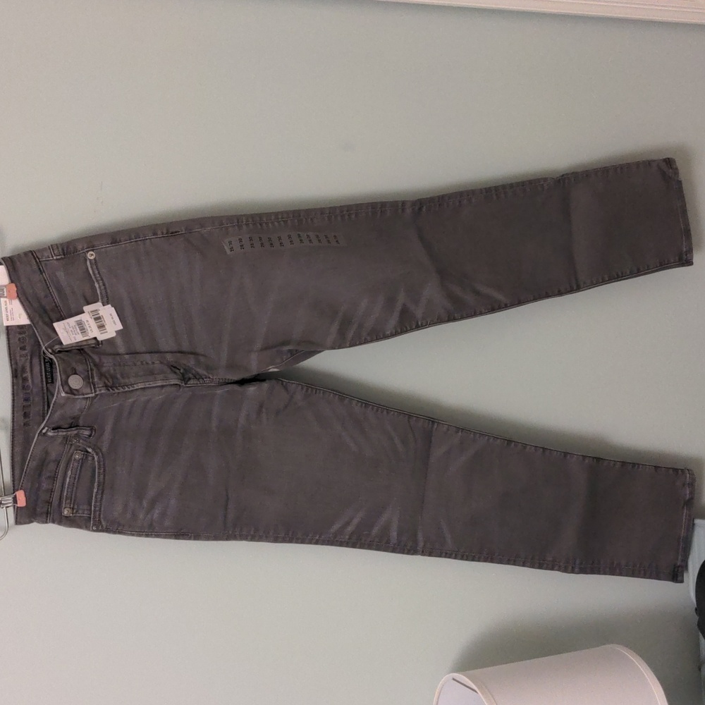 American Eagle slim straight jeans. Size 28/30. - Picture 5 of 7